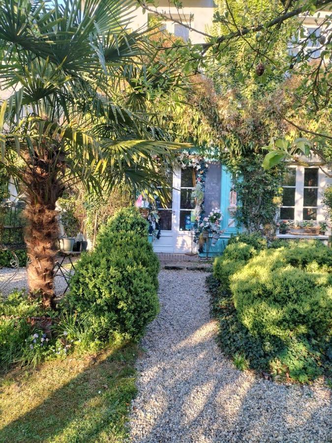 Un Parfum De Violette Bed and Breakfast Fourneville Exteriör bild